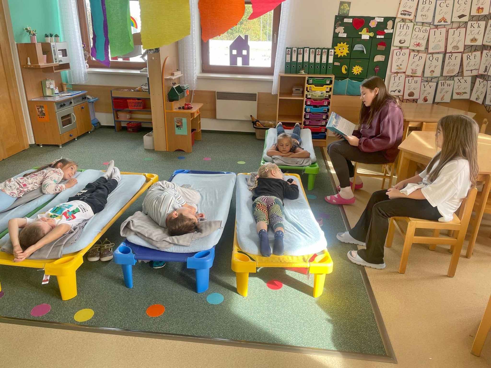 Přečtete si více ze článku Děti čtou dětem: Společné chvíle s knihou 2026